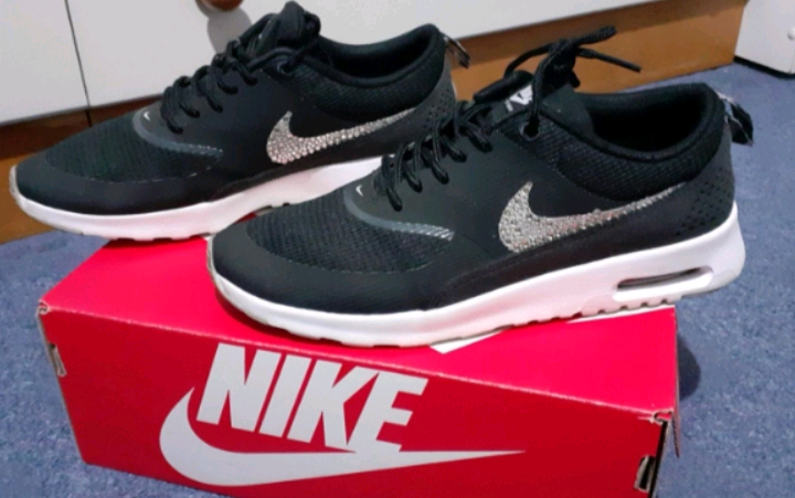 womens size 5 black trainers